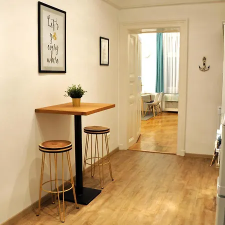 Cozy Design - Near Keleti & Citypark 布达佩斯